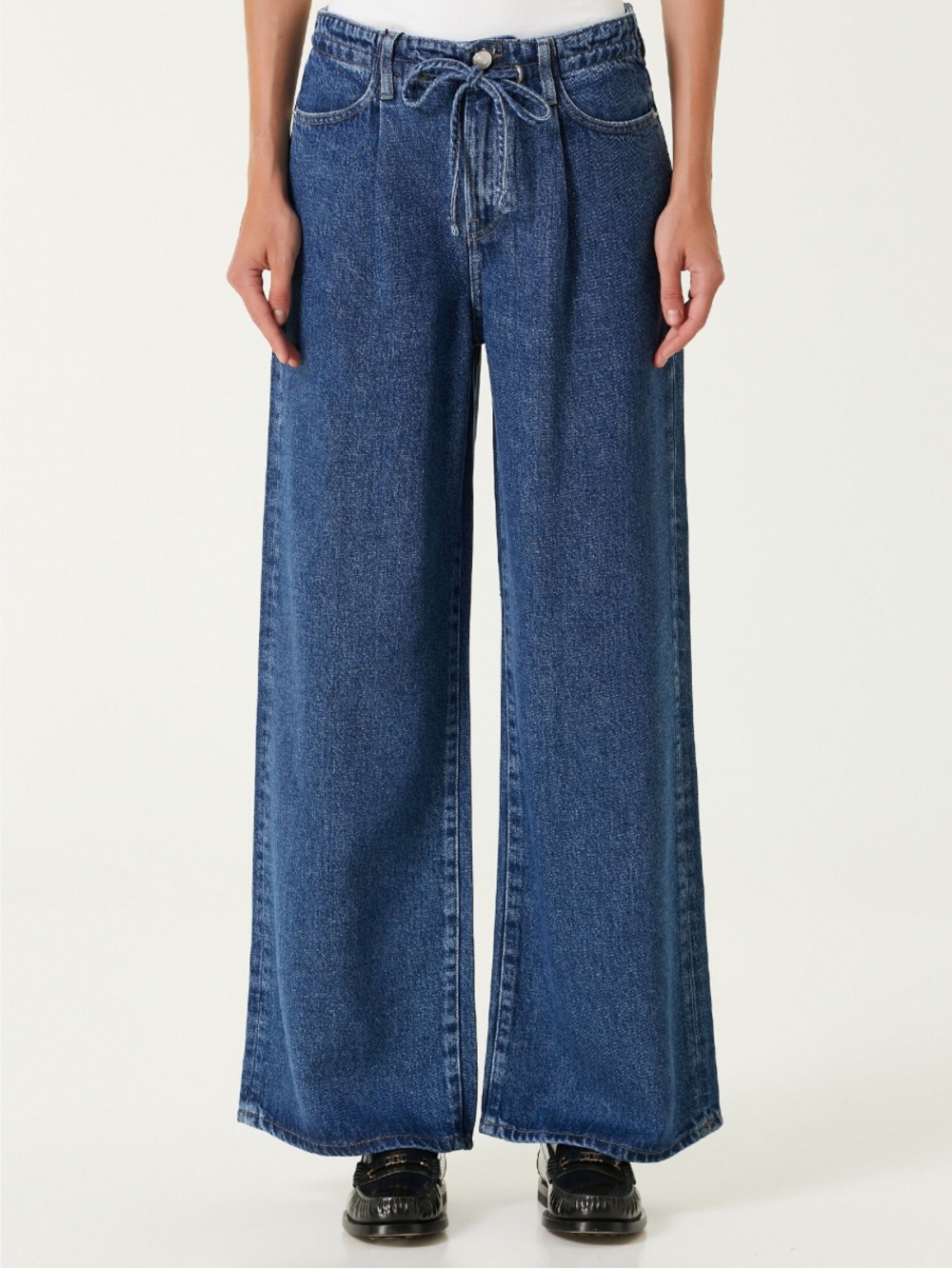 Frame Super Drape Wide-Leg Drawstring Jeans in Deep Blue size 29